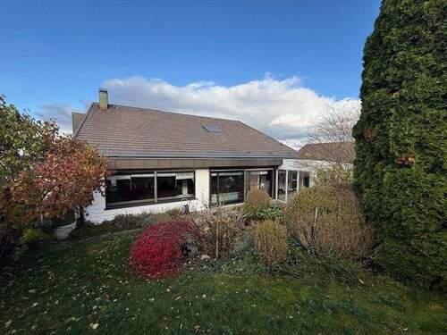 Hausrückansicht Süd mit Garten - 