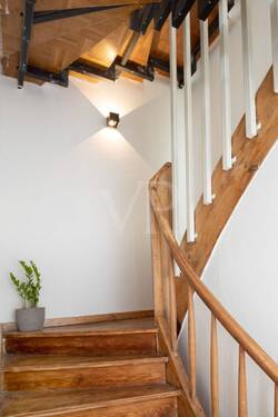 Treppenaufgang zum Dachgeschoss - 