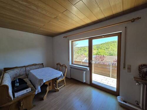 Wohn-/Essbereich mit Zugang zum Balkon EG - 
