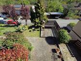 Aussicht vom Balkon in den Garten - 