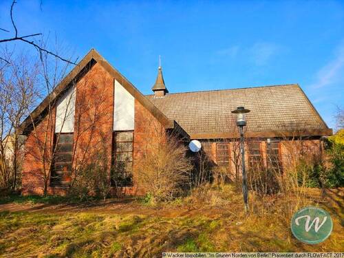 seitliche Außenansicht - Einfamilienhaus mit 250,00 m&sup2; in Friedland zum Kaufen