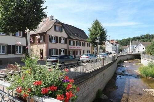 Aussen Bach - 9 Zimmer Mehrfamilienhaus, Wohnhaus zum Kaufen in Kandern