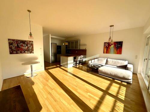 Wohn-Essbereich mit offener Küche - 4 Zimmer Etagenwohnung zur Miete in Mülheim