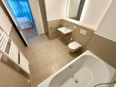 Hauptbad en suite - Etagenwohnung mit 111,00 m&sup2; in Mülheim zur Miete