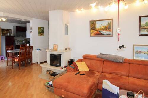 Wohnzimmer EG mit Kamin - 