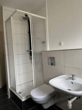 Bild 2 - 3 Zimmer Etagenwohnung zur Miete in Zwickau