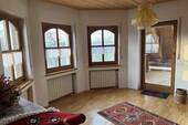 Essbereich (Erker) Dachgeschoss mit Zugang zum großen, überdachten Balkon - 