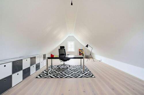 Dachgeschoss mit Heizung - (KI generiert) - 