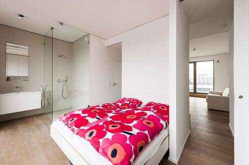 Schlafzimmer + Walk-In Dusche - 
