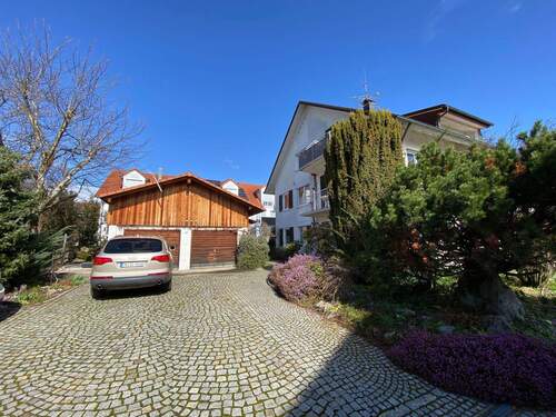 Garage + Stellplatz links für OG - 