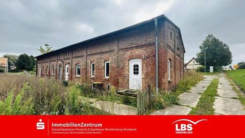 Außenansicht - Sanierungsbedürftiges Mehrfamilienhaus