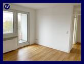 Wohnen - Helle 2 Zimmer & Balkon in grüner Citylage - renoviert, guter Schnitt, Wannenbad, Aufzug