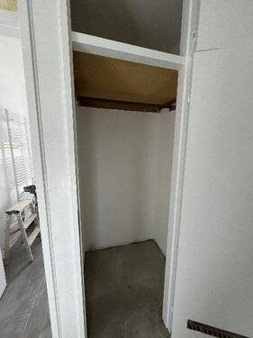Blick in Abstellraum - 3 Zimmer Etagenwohnung zur Miete in Meerbusch