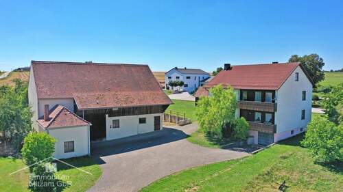 Innenhof - 8 Zimmer Einfamilienhaus zum Kaufen in Greding