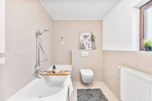 Badezimmer - 3 Zimmer Etagenwohnung zum Kaufen in Ludwigsburg