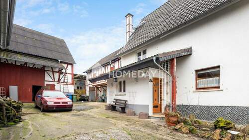 Innenhof 1 - 4 Zimmer Einfamilienhaus zum Kaufen in Hungen