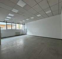 Lagerraum 63m² in Halle- barrierefrei, LED-Beleuchtung, beheizt, alarmgesichert und videoüberwacht! Gute Nah- und Fernverkehrsanbindung! - Mainz Hechtsheim