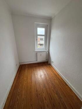 Kleines Zimmer - 2 Zimmer Etagenwohnung in Hamburg