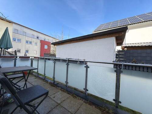 Westbalkon EG - 8 Zimmer Mehrfamilienhaus, Wohnhaus in Steinenbronn