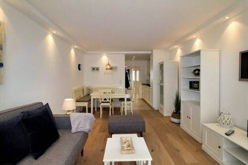 Wohn- und Essbereich mit Blick durch die Wohnung - 