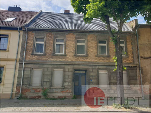 Außenansicht - 9 Zimmer Einfamilienhaus in Güsten