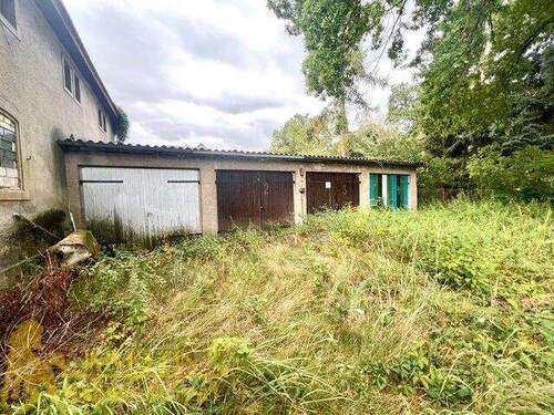 4 Garagen NW-Seite - 