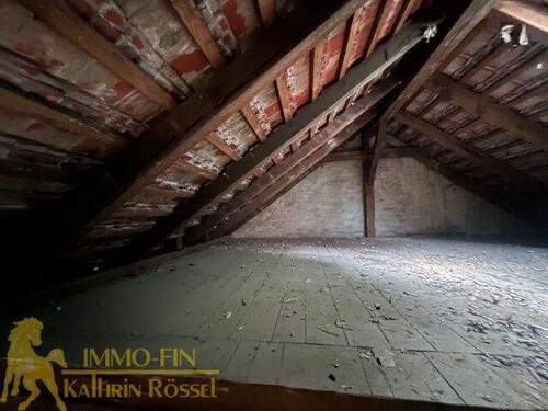 Wohnhaus Spitzboden - 