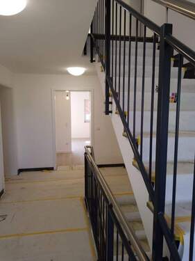 Treppenhaus - 2 Zimmer Etagenwohnung in Schierling