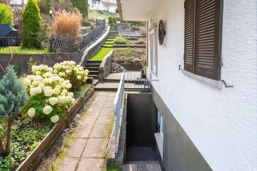 Aufgang Keller - Garten - 