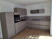 Bild 1 - Erstbezug mit Terrasse: Stilvolle 3-Zi.-Wohnung + Einbauküche inklusive 