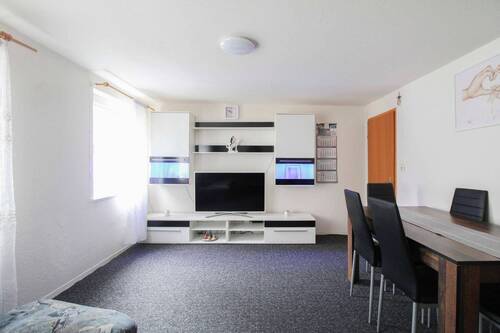 Wohnzimmer - 6 Zimmer Einfamilienhaus zum Kaufen in Murrhardt