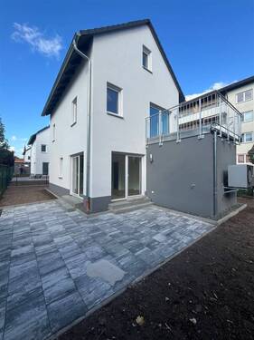 Außenansicht, Terrasse - Schlüsselfertig & Provisionsfrei! - Drei EFH zur Selbstverwirklichung in Oberhaid zu verkaufen!