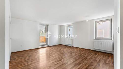 Wohnzimmer 1 - 3 Zimmer Etagenwohnung in Augsburg