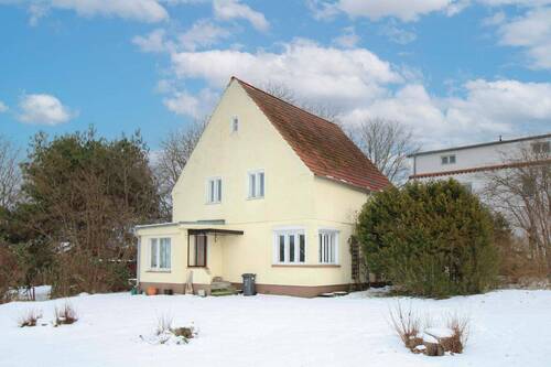 Titelbild - Liebhaberhaus mit skandinavischem Charme in Garz auf Rügen - Sanierung oder Neubau auf großem GS