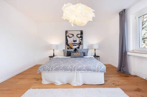 Wohnraum - Fußläufig zur Königsallee - frisch sanierte 4 Zimmer Wohnung