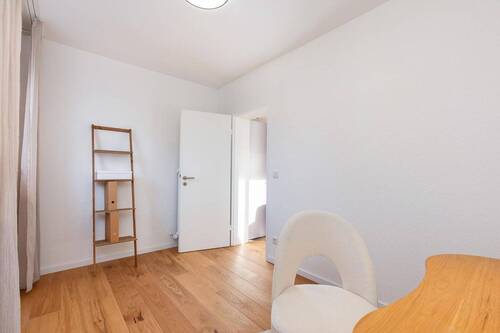 Wohnraum - 4 Zimmer Etagenwohnung zum Kaufen in Düsseldorf