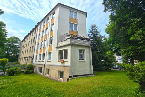 Hausansicht - 4 Zimmer Etagenwohnung zum Kaufen in Hamburg