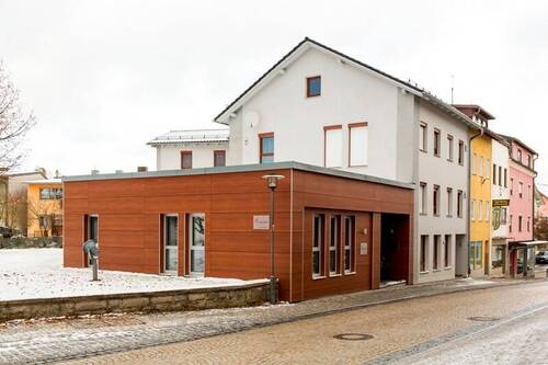 3144-Gebäude Aussenansicht - Hochwertiges Wohn- und Geschäftshaus in Ruhmannsfelden