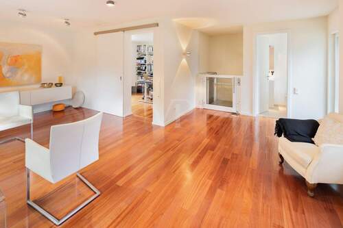 Eingangssituation Atelierpraxis - 9 Zimmer Bungalow in Gräfelfing