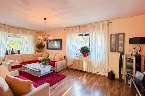 Wohnzimmer(1) - 5 Zimmer Einfamilienhaus zum Kaufen in Köln