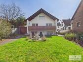 Rückansicht mit Gartenblick - Parkähnliches Anwesen nahe Ramstein - großzügiges Wohnen mit moderner Einliegerwohnung