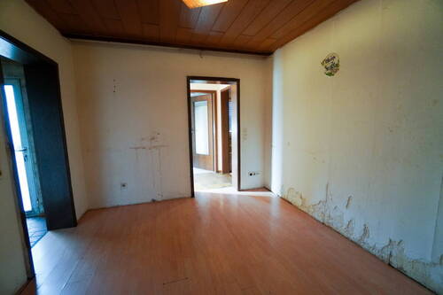 Flur EG - Mehrfamilienhaus, Wohnhaus mit 138,00 m&sup2; in Marsberg / Erlinghausen zum Kaufen