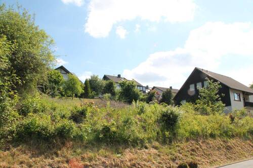 Straßenansicht - Grundstück in Bad Berleburg zum Kaufen