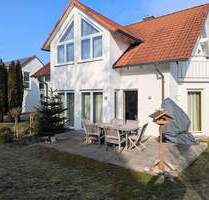 Familienparadies in Oberkirchberg! Gepflegtes Einfamilienhaus mit Doppelgarage.