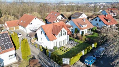 Dronenaufnahme Blickrichtung SO - 7 Zimmer Einfamilienhaus zum Kaufen in Oberkirchberg