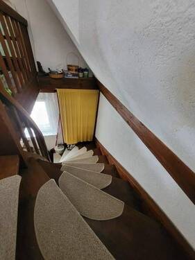 Treppenhaus - Mehrfamilienhaus, Wohnhaus mit 107,00 m² in Simmelsdorf zum Kaufen