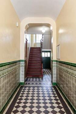 Eingangsbereich - Mehrfamilienhaus, Wohnhaus in Berlin