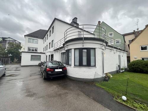 Wohn-/Geschäftshaus Rückans. - 