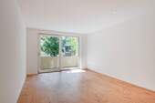 Wohnzimmer - 2 Zimmer Etagenwohnung zum Kaufen in München