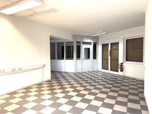 Büro 4 - 7 Zimmer Mehrfamilienhaus, Wohnhaus zur Miete in Großefehn